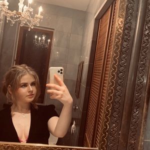 Meet your Posher, Jasmine